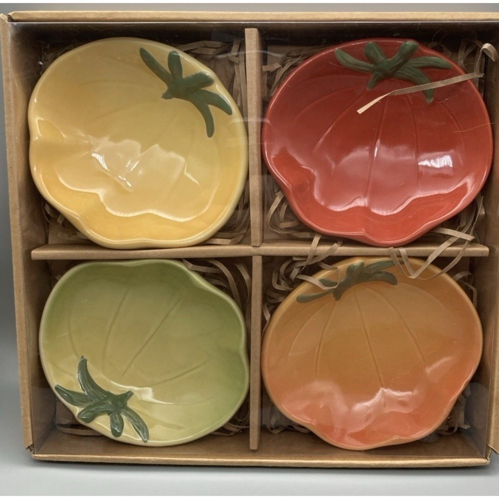 New in Box William Sonoma Set of 4 Ceramic Dipping Bowls Heirloom Tomatoes